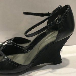 Nine West Genuine Leather Sandals Size 8.5 Black Heels Pumps Super comfy